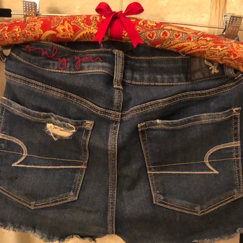American Eagle Size 2 Jean Short Super Hi-Rise Stretchy Distressed w/Side Zipper